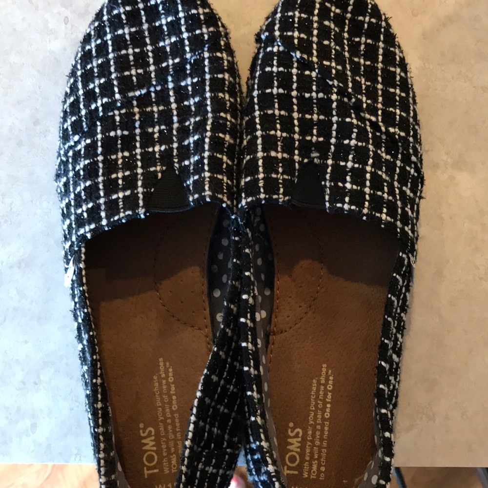 Toms slip ons